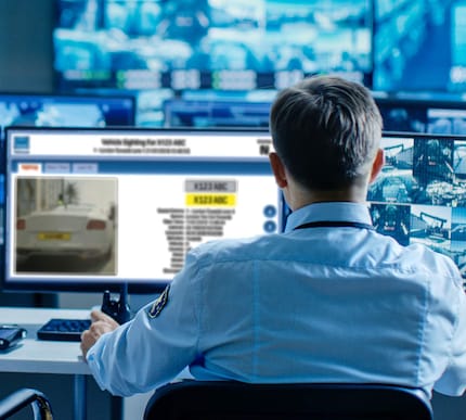 Supervisión de vehículos sospechosos con reconocimiento automático de matrículas (ANPR)