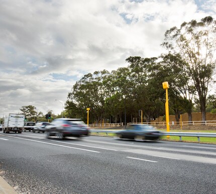 control combinado de semáforos y límites de velocidad