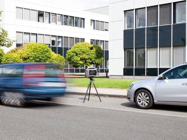 Mobile speed camera TraffiTop Cámara de velocidad móvil TraffiTop