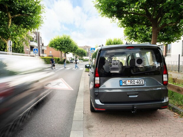 Control de límites de velocidad y semáforos